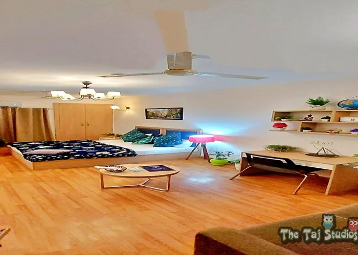 Top Luxury & Couple Friendly Stay Gp By Taj Suites & Studios #New Year Party & Stay